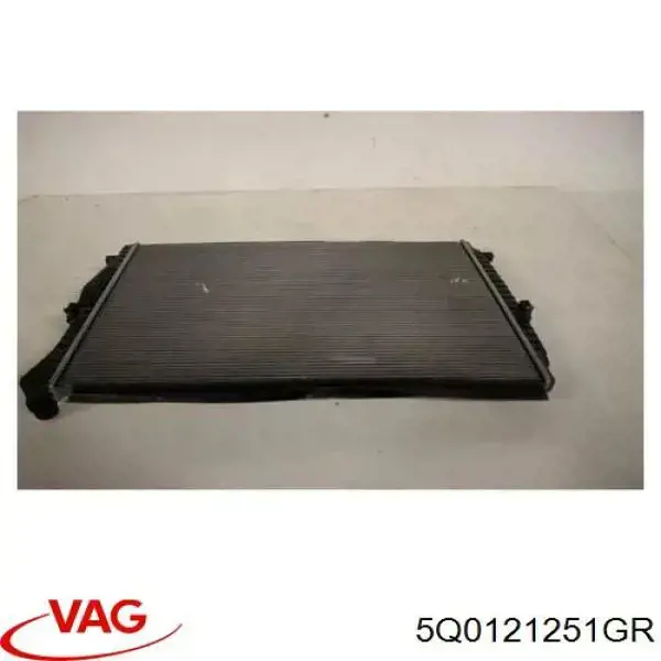 5Q0121251GR VAG Радіатор охолодження двигуна