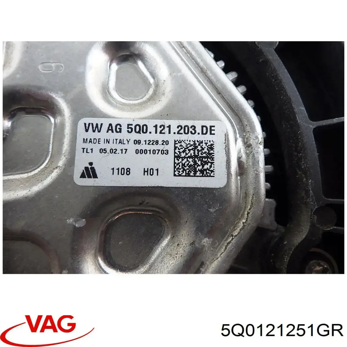 Купити 5Q0121251GR VAG Радіатор двигуна