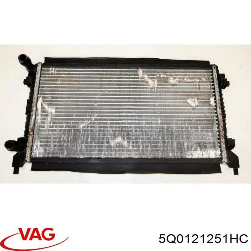 5Q0121251HC VAG радіатор охолодження двигуна
