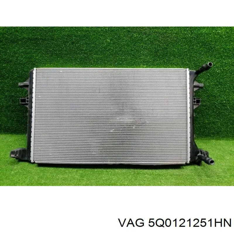 5Q0121251HN VAG Радіатор охолодження двигуна, додатковий