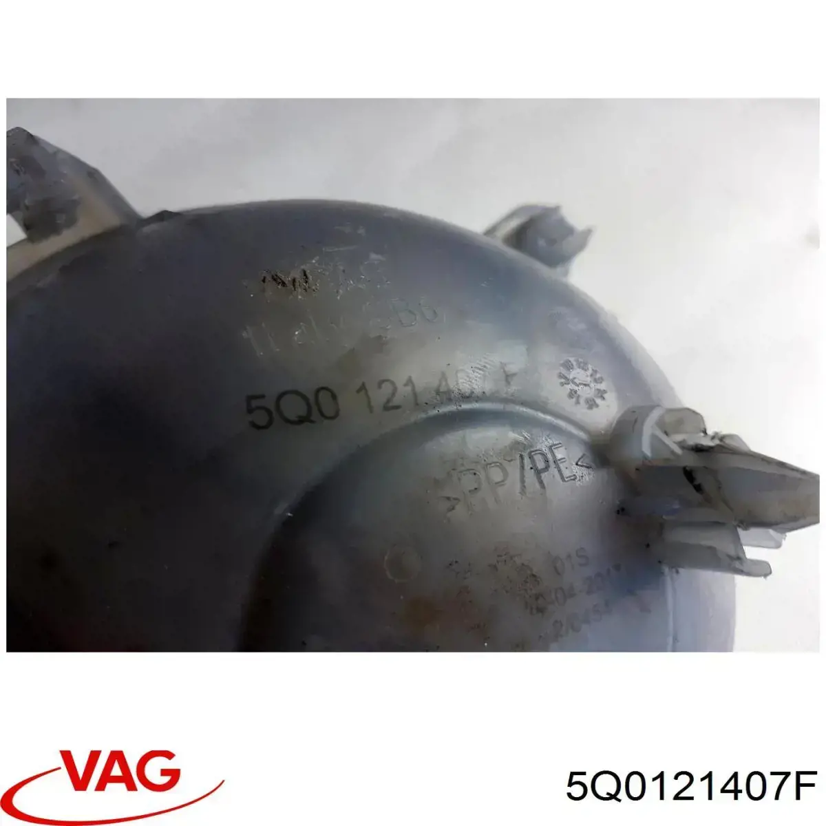 Бачок системи охолодження двигуна розширювальний VAG 5Q0121407F ціна, від 11.00 USD
