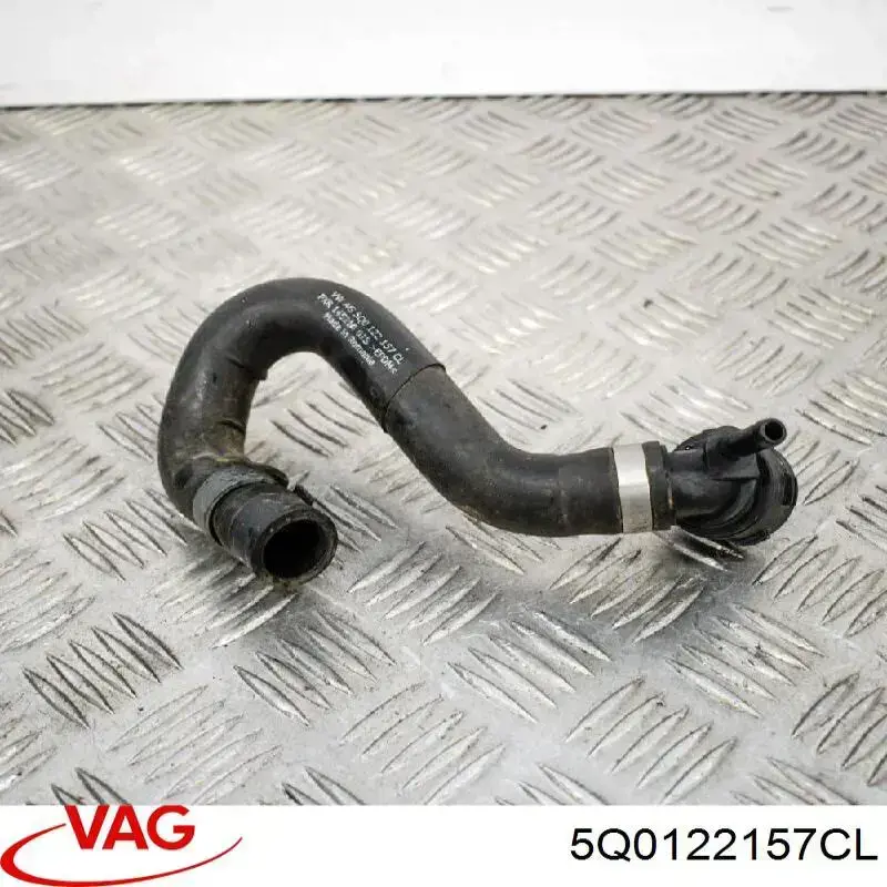 Патрубок системи охолодження VAG 5Q0122157CL
