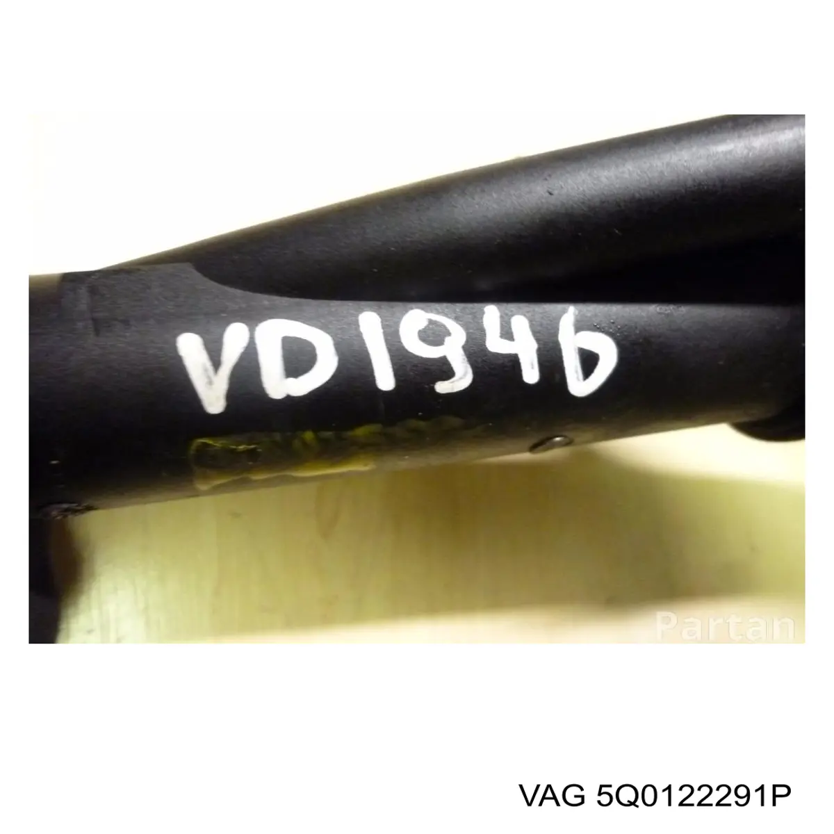 Фланець системи охолодження (трійник) Vika 11221781301 ціна, від 2.59 USD