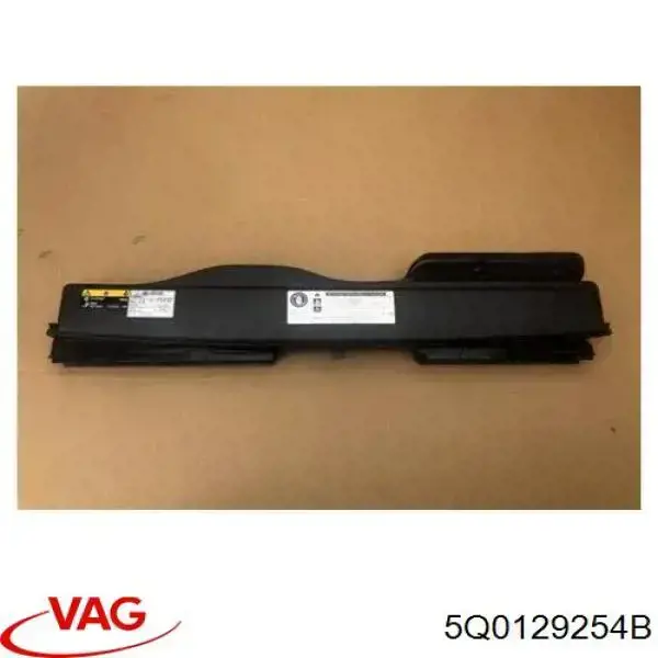 Повітрозабірник повітряного фільтра на Audi Q3  F3B