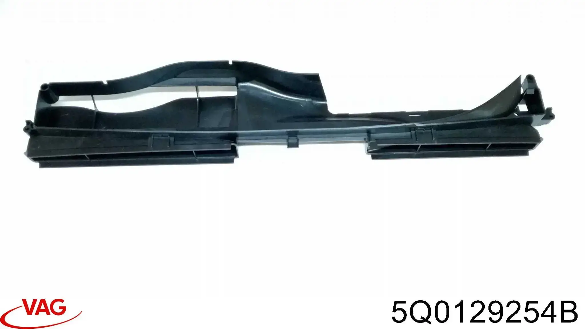  Повітрозабірник повітряного фільтра Audi Q3 