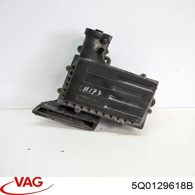 Патрубок повітряний, вхід повітряного фільтра VAG 5Q0129618B ціна, від 19.17 USD