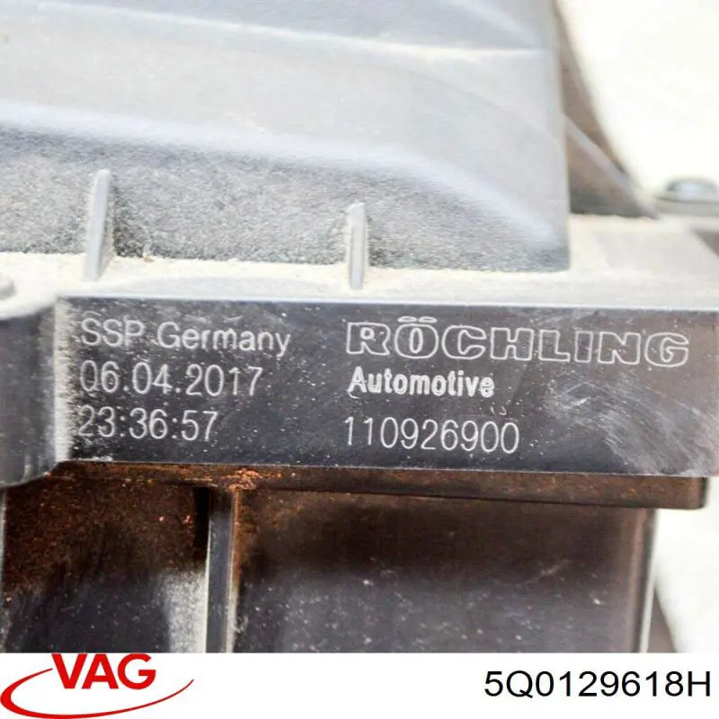 Купити 5Q0129618H VAG Патрубок повітряний, вхід повітряного фільтра