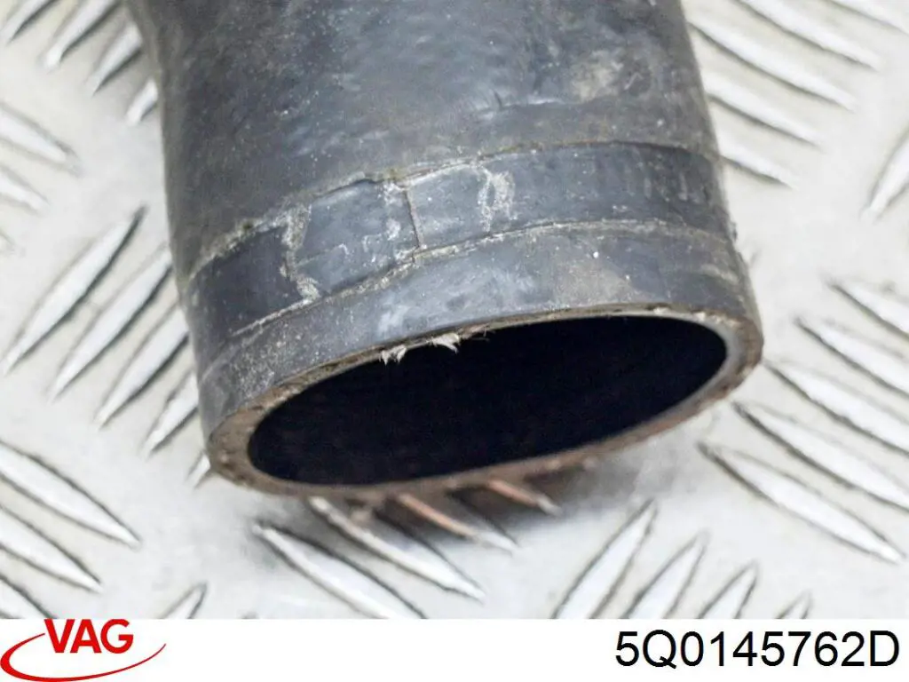 Шланг/патрубок интеркуллера 5Q0145762D VAG