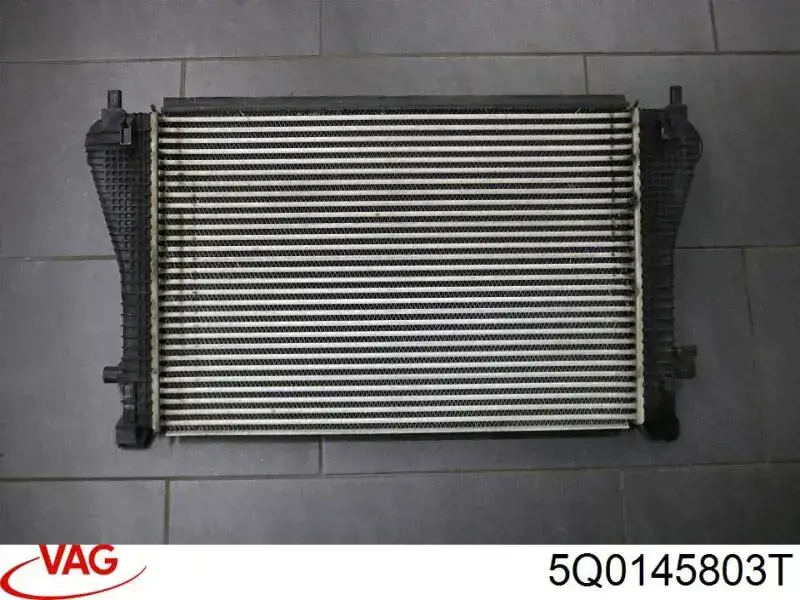 Купити 5Q0145803T VAG Радіатор интеркуллера