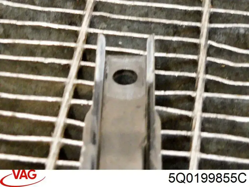  Подушка двигуна задня Audi Q3 