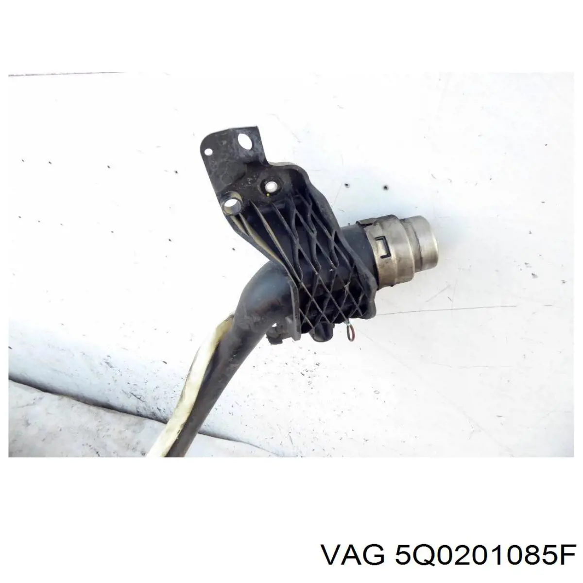 5Q0201085F VAG Бак паливний