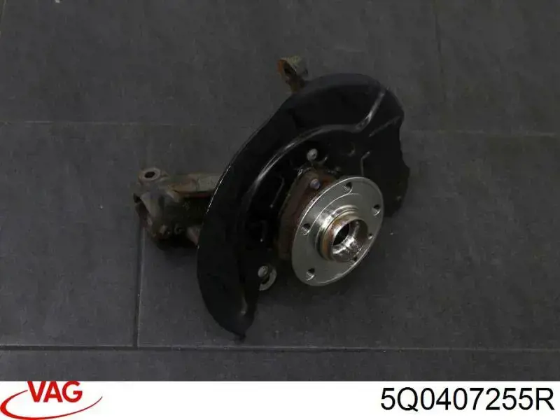 Цапфа - поворотний кулак передній, лівий 5Q0407255R VAG