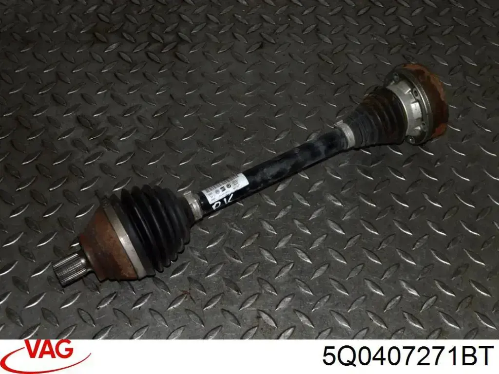 Купити 5Q0407271BT VAG Ліва піввісь