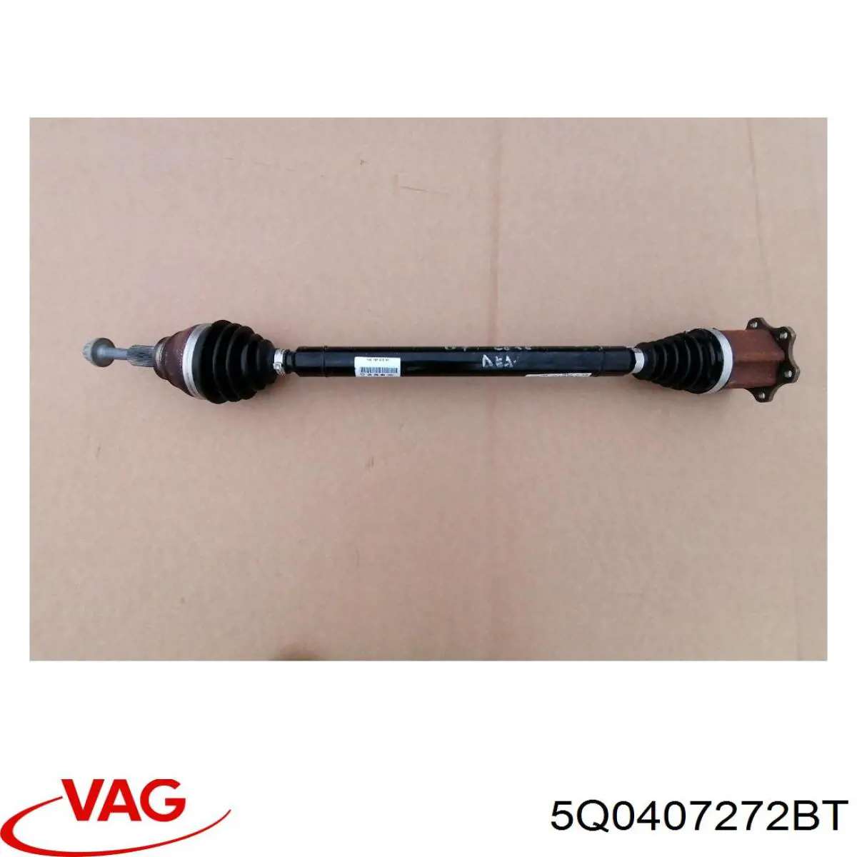 Піввісь передня, права VAG 5Q0407272BT ціна, від 57.00 USD
