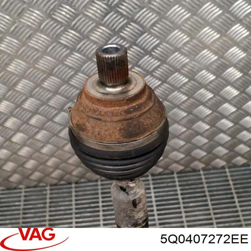 Купити 5Q0407272EE VAG Піввісь права