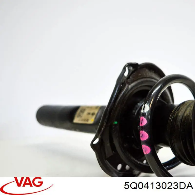 Амортизатор передній 5Q0413023DA VAG