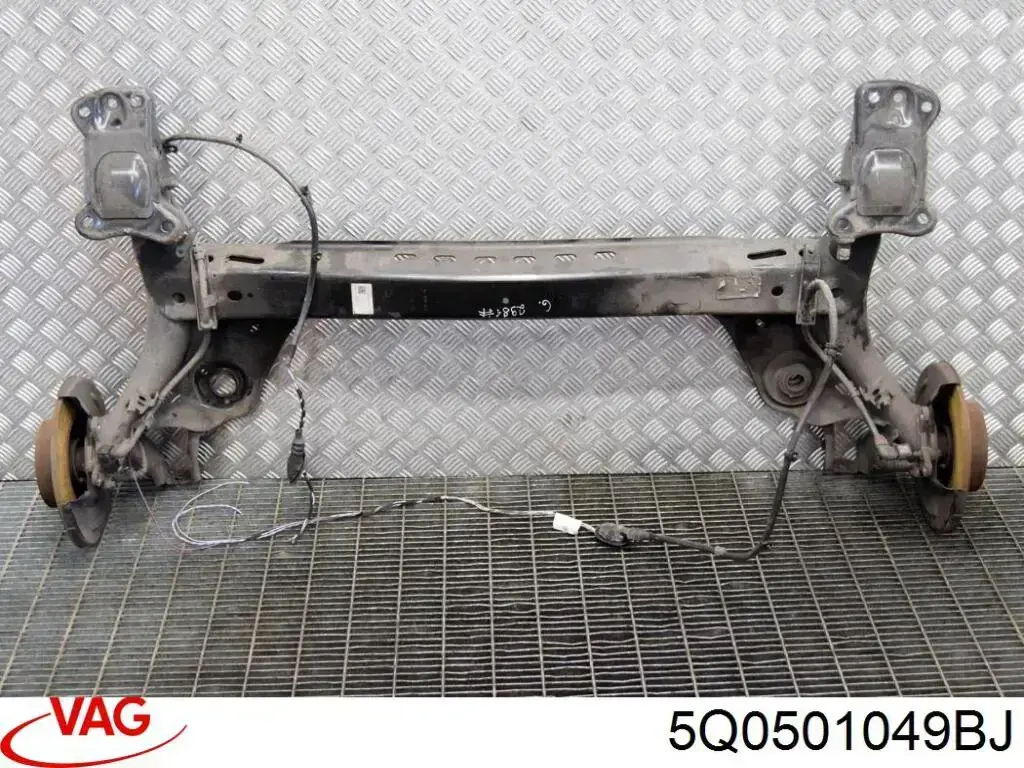 Балка задньої підвіски поперечна VAG 5Q0501049AR ціна, від 797.32 USD