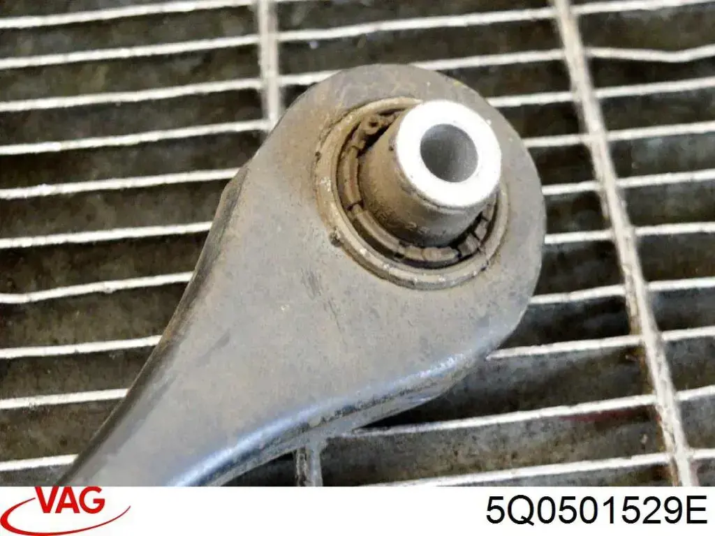 Важіль задньої підвіски поперечний VAG 5Q0501529E ціна, від 6.33 USD