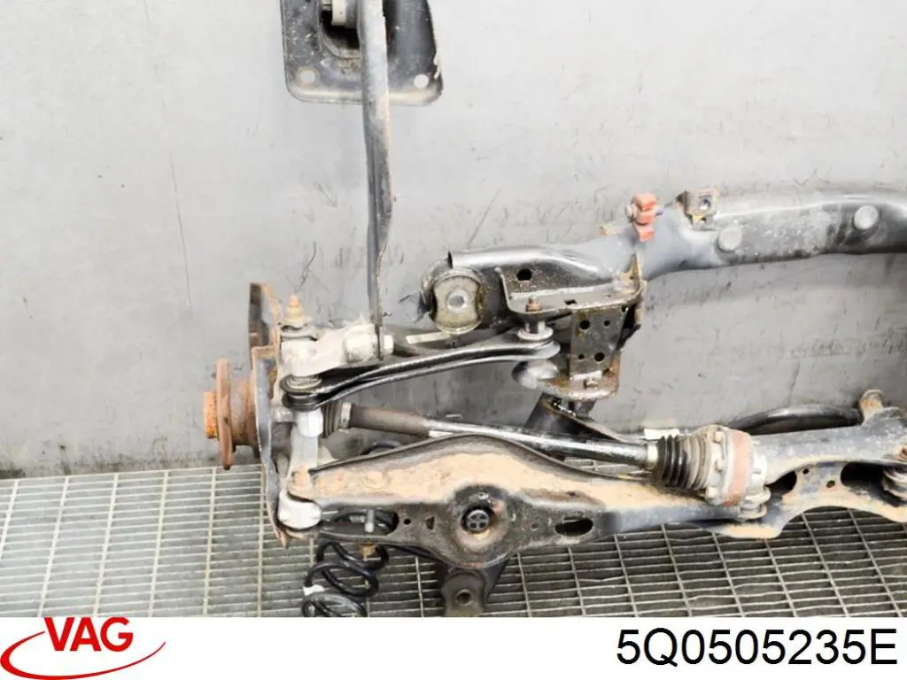 Балка задньої підвіски поперечна VAG 5Q0505235C ціна, від 114.41 USD