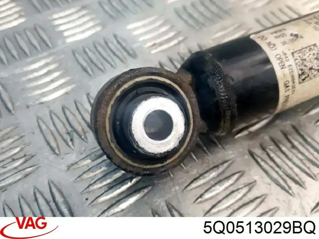 Купити 5Q0513029BQ VAG Стійка амортизатора задня