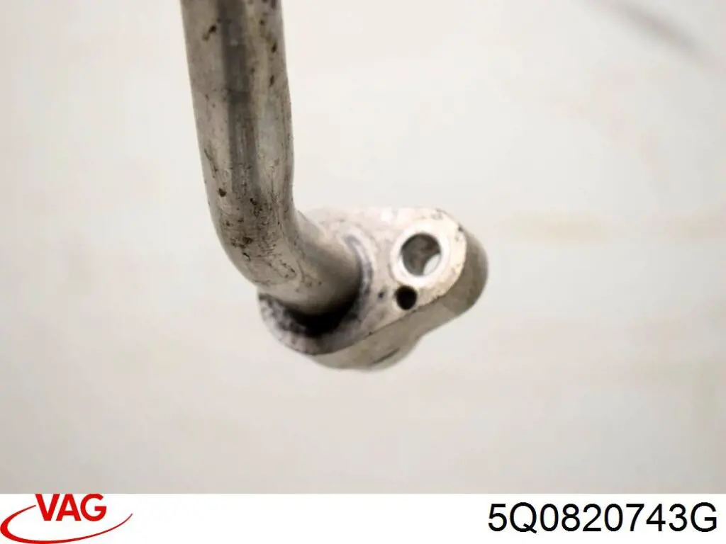 Шланг кондиціонера, від випарника до компресора 5Q0820743G VAG