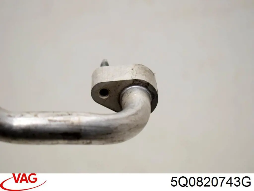 5Q0820743G VAG Шланг кондиціонера, від випарника до компресора