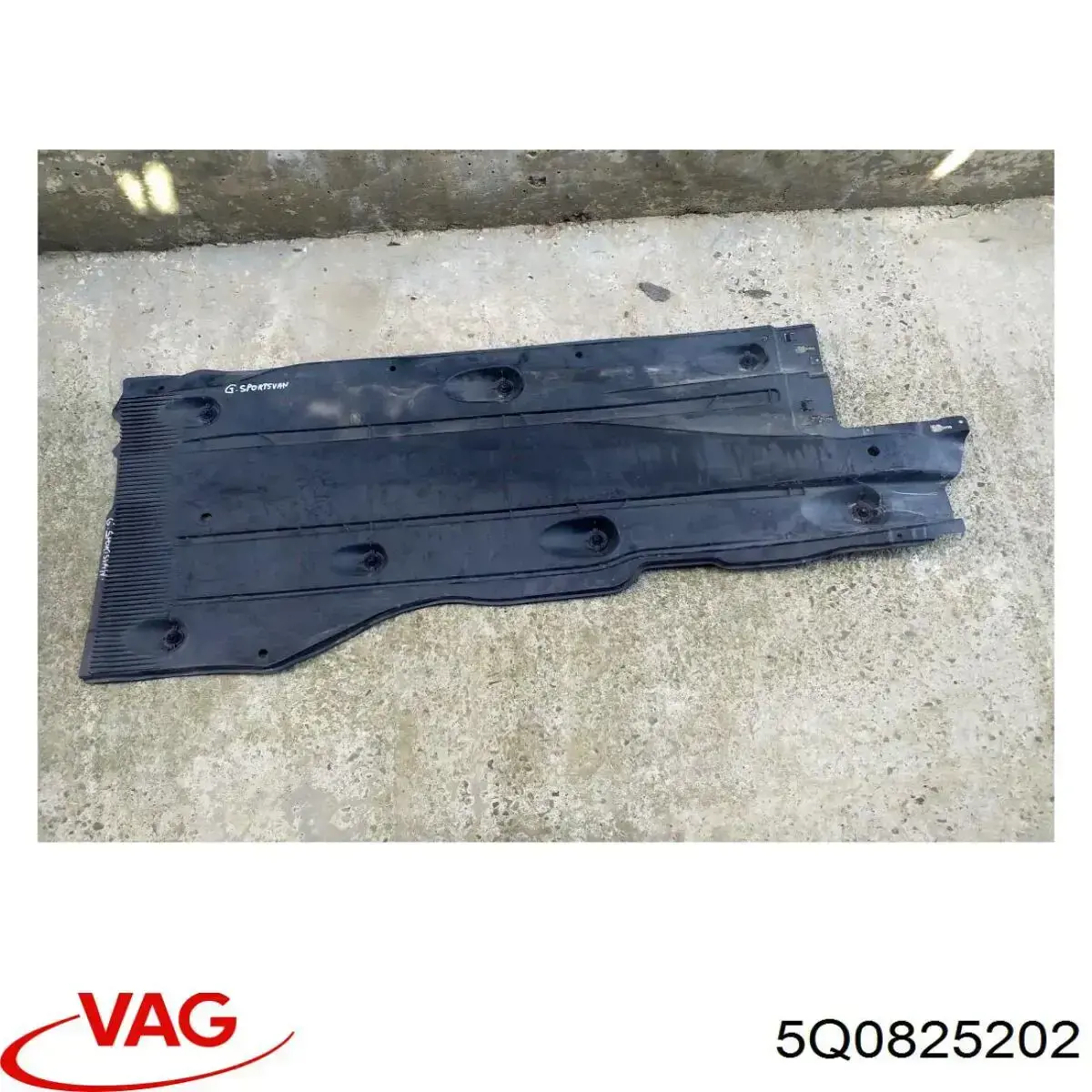 Захист днища передній правий 5Q0825202 VAG