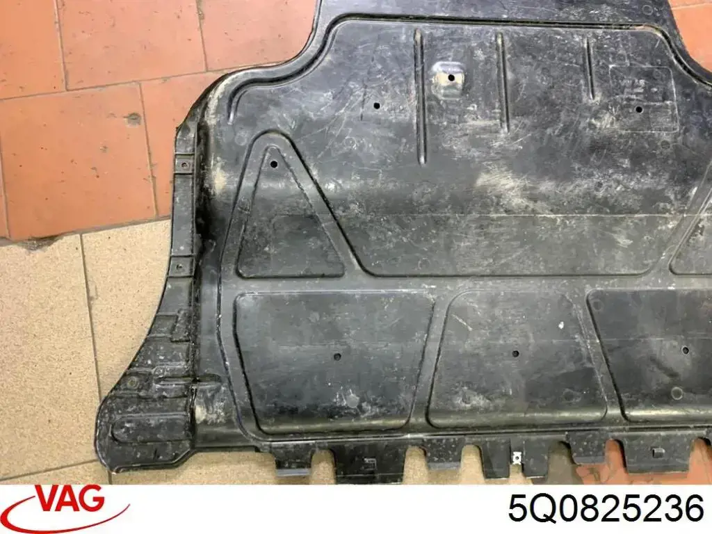 Купити 5Q0825236 VAG Захист двигуна передній