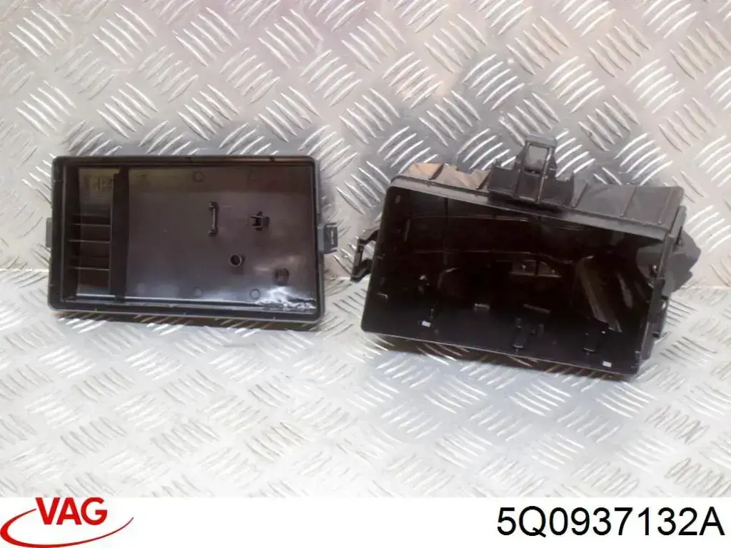 Купити 5Q0937132A VAG Кришка блока запобіжників