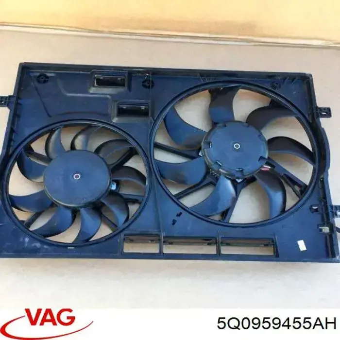 Купити 5Q0959455AH VAG Електровентилятор охолодження в зборі (двигун + крильчатка), правий