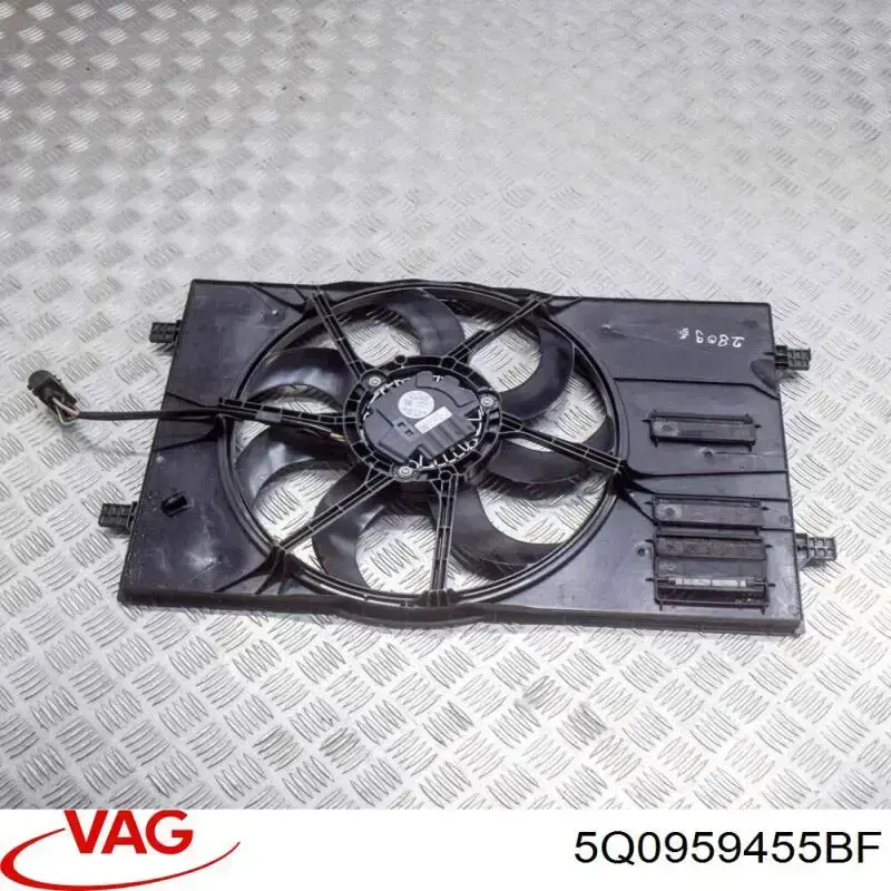 5Q0959455AF VAG Дифузор радіатора охолодження, в зборі з мотором і крильчаткою