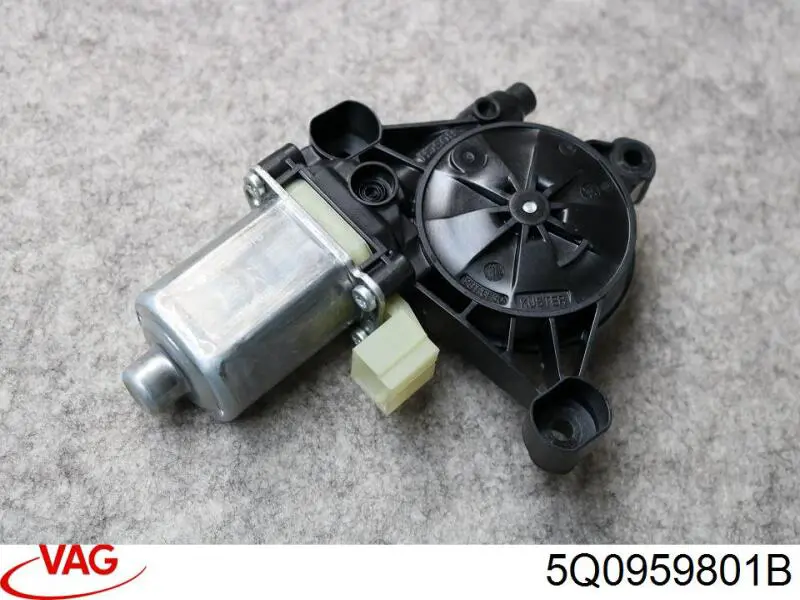 Купити 5Q0959801B VAG Двигун склопідіймача двері передньої