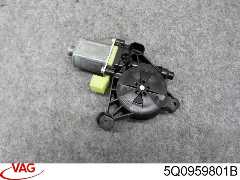 Двигун склопідіймача двері передньої 5Q0959801B VAG