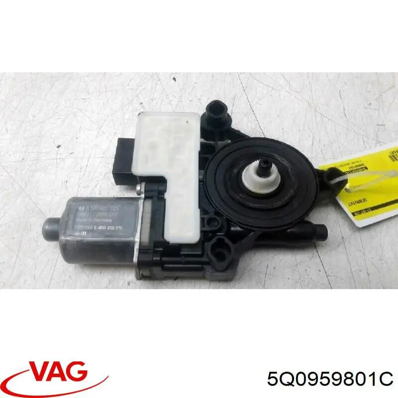 Двигун склопідіймача двері передньої, лівої 5Q0959801C VAG