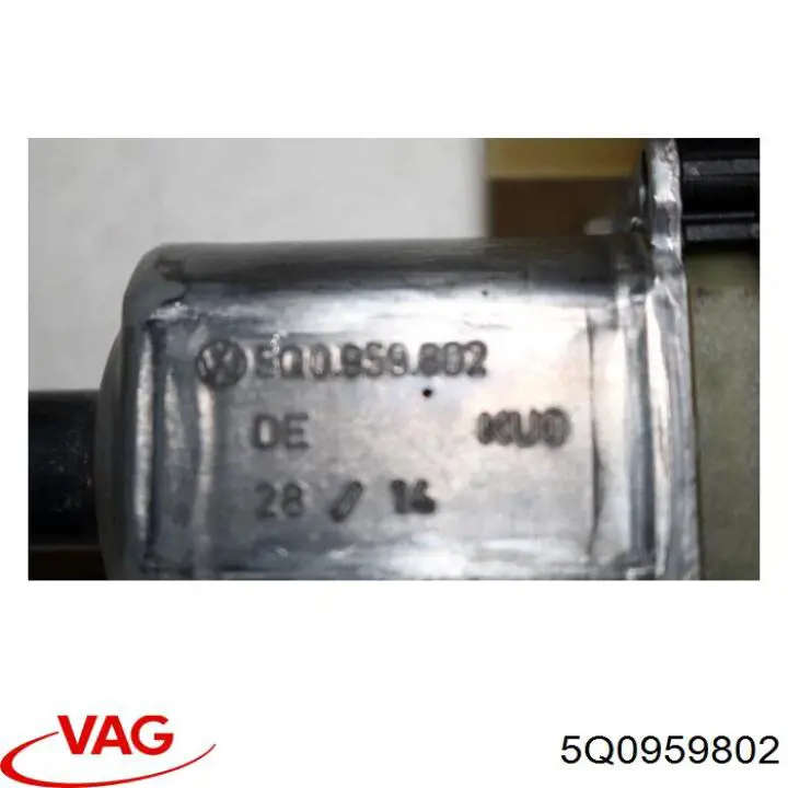 Купити 5Q0959802 VAG Двигун стеклопод'емника двері задньої, правої
