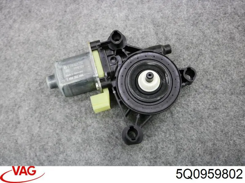 Мотор склопідйомника дверей задніх, правих VAG 5Q0959802 ціна, від 3.63 USD