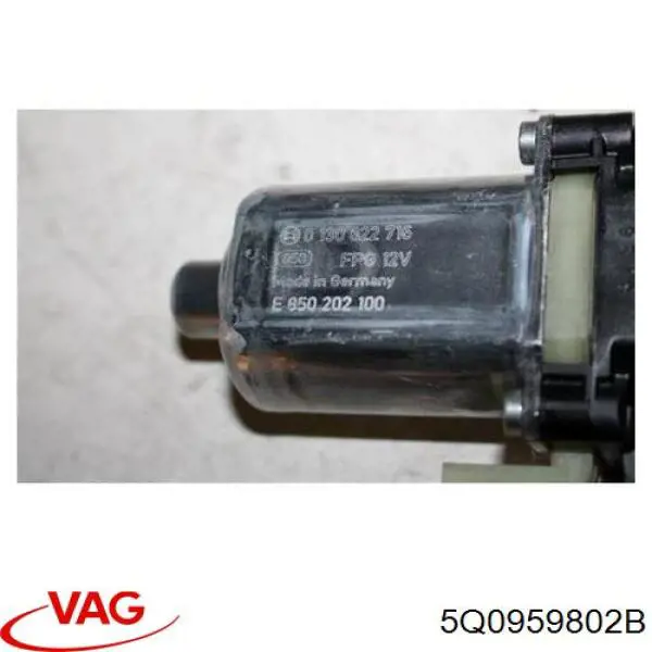 Купити 5Q0959802B VAG Двигун склопідіймача двері передньої, правої