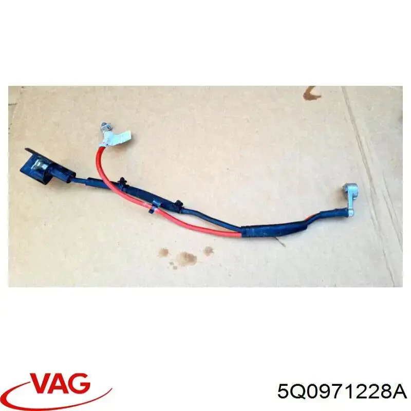 Купити 5Q0971228AC VAG Кабель плюсової клеми акумулятора (АКБ)