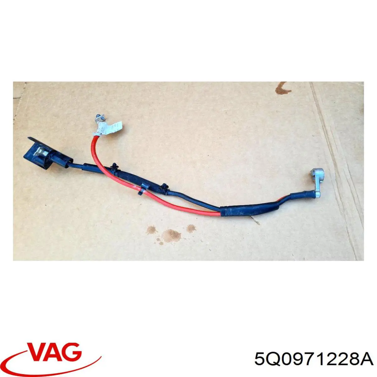 Кабель плюсової клеми акумулятора (АКБ) 5Q0971228AC VAG
