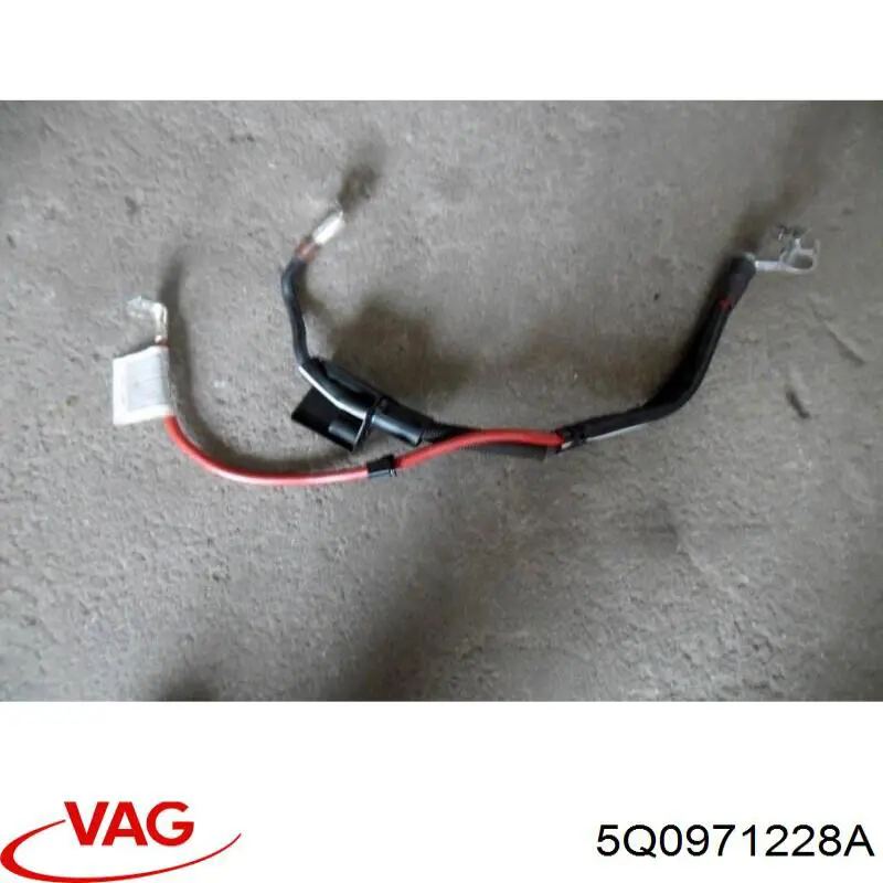 Кабель плюсової клеми акумулятора (АКБ) VAG 5Q0971228AC