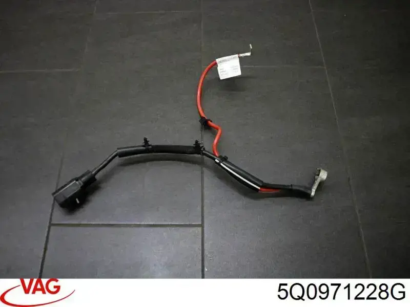 Купити 5Q0971228G VAG Кабель плюсової клеми акумулятора (АКБ)