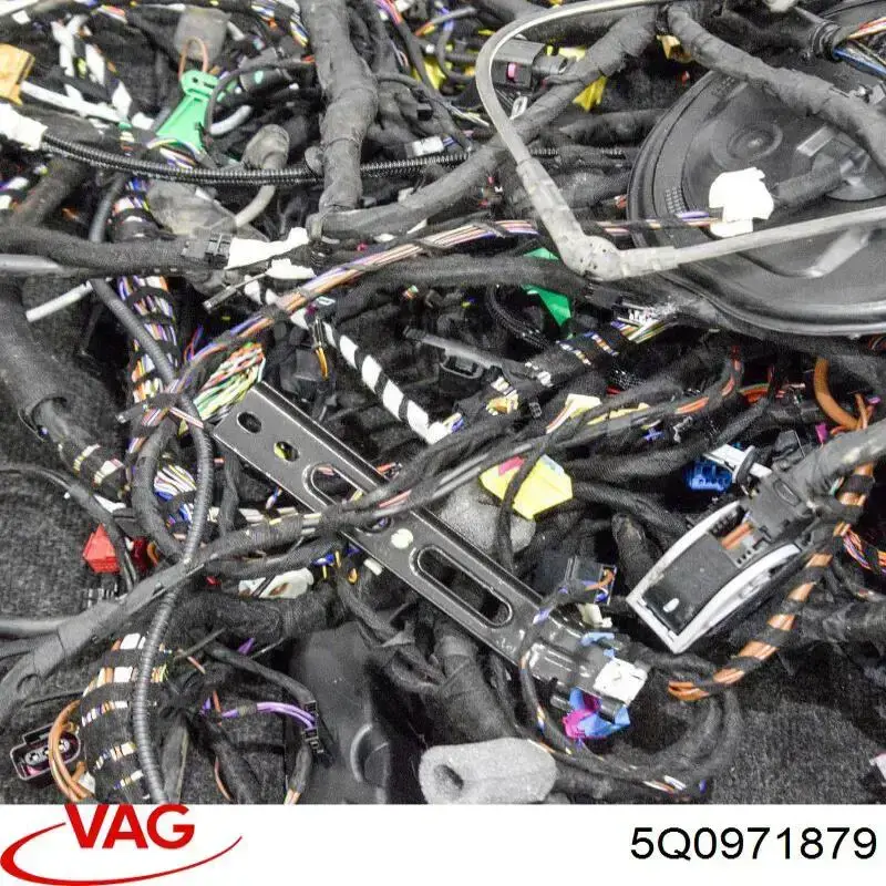  VAG 5Q0971879 ціна, від 3.80 USD