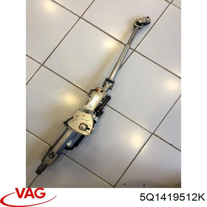 Колонка рульового управління на Audi Q3  F3B