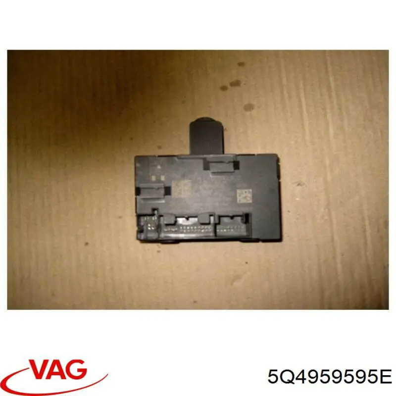 Купити 5Q4959595E VAG Блок комфорту задніх дверей