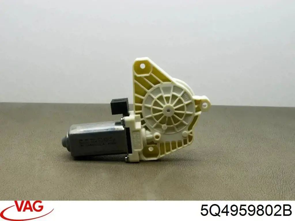 Купити 5Q4959802B VAG Двигун склопідіймача двері передньої, правої