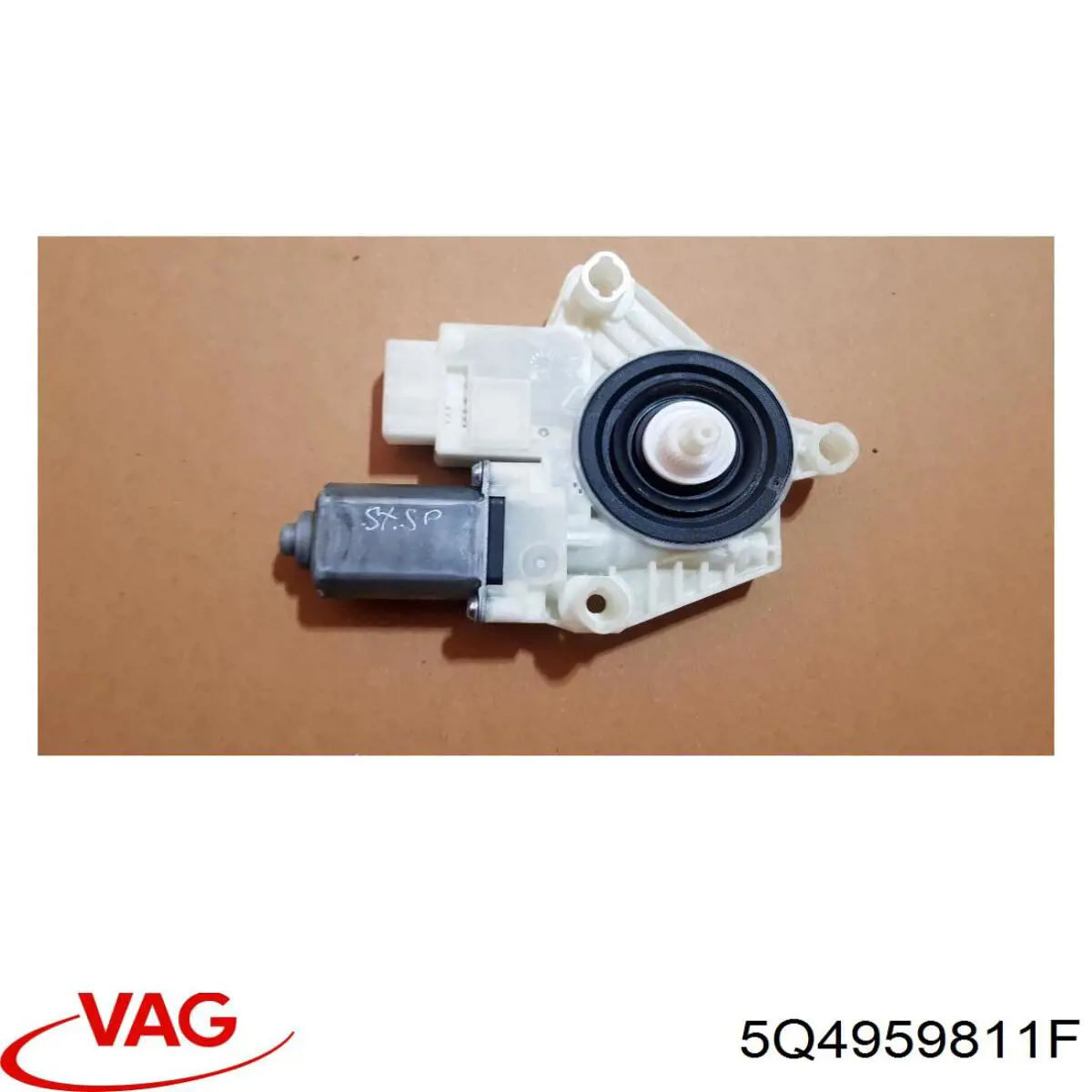 5Q4959811F VAG Привід ліфта задній