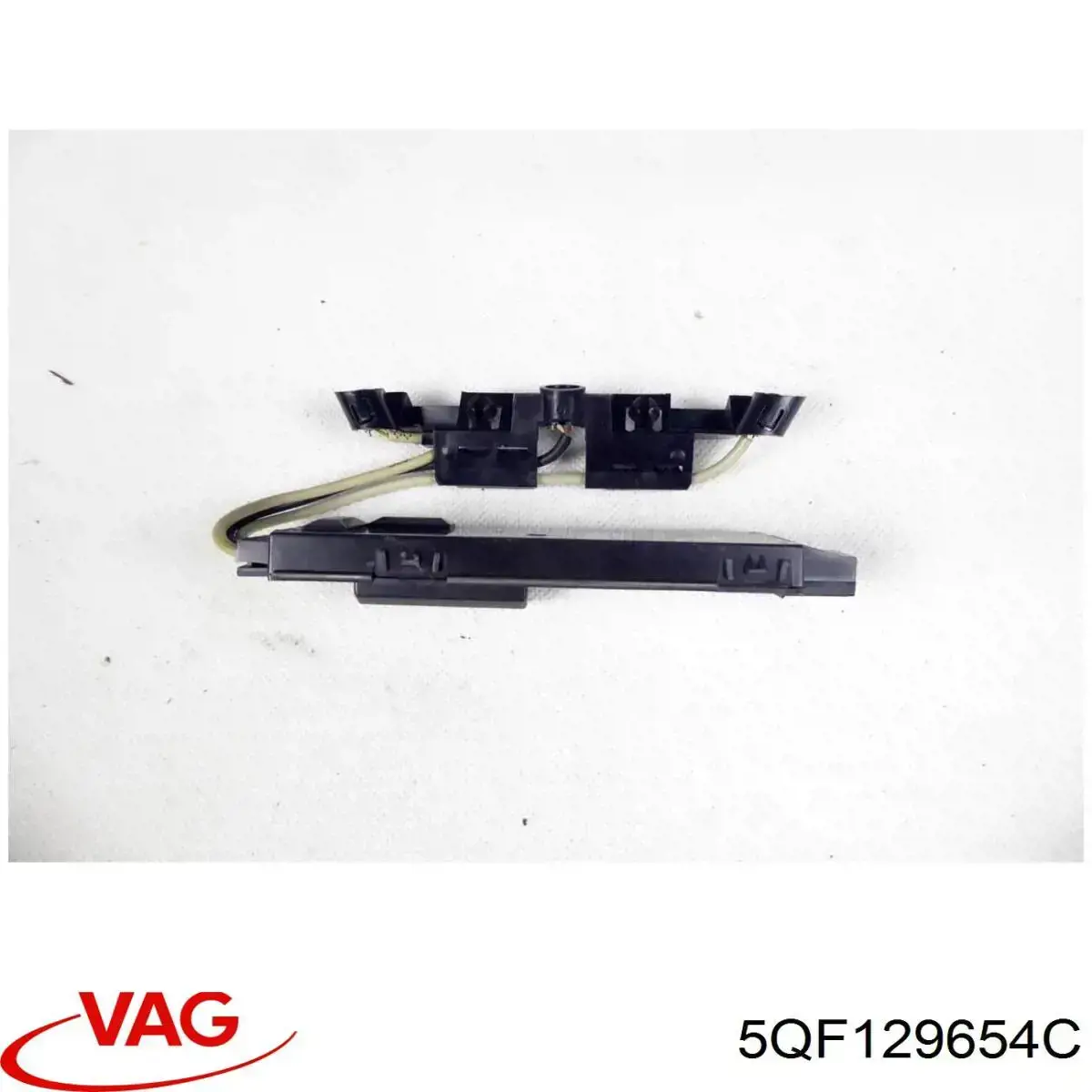 Патрубок повітряний, вихід повітряного фільтра VAG 5QF129654C ціна, від 8.44 USD
