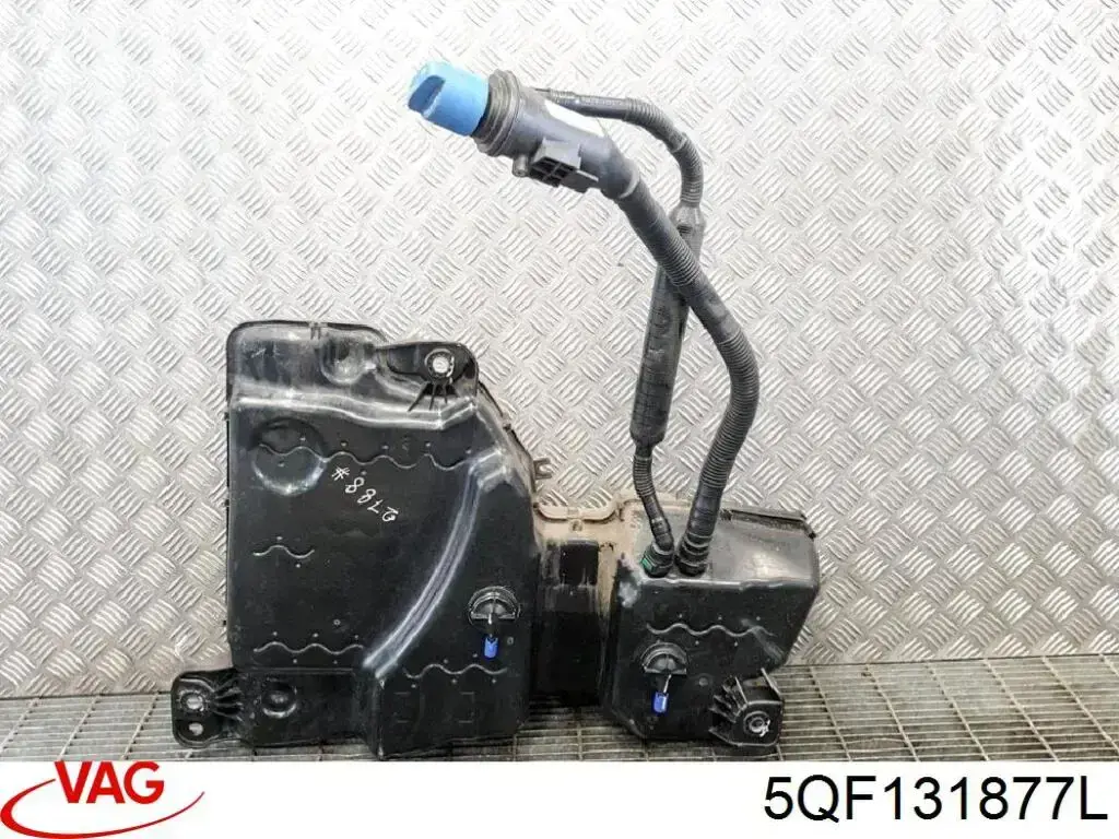 Купити 5QF131877P VAG Бак AD BLUE
