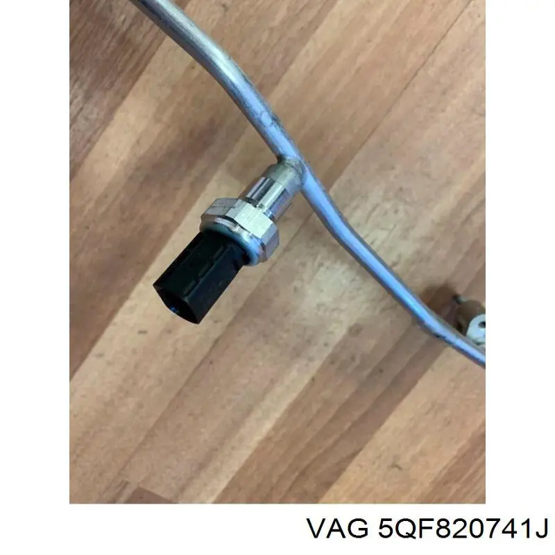 Купити 5QF820741J VAG 