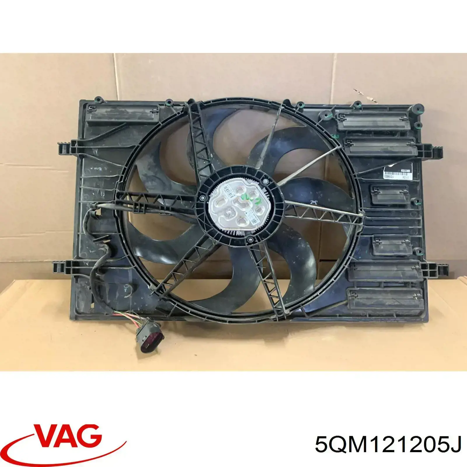 Дифузор (кожух) радіатора охолодження VAG 5QM121205J ціна, від 173.29 USD